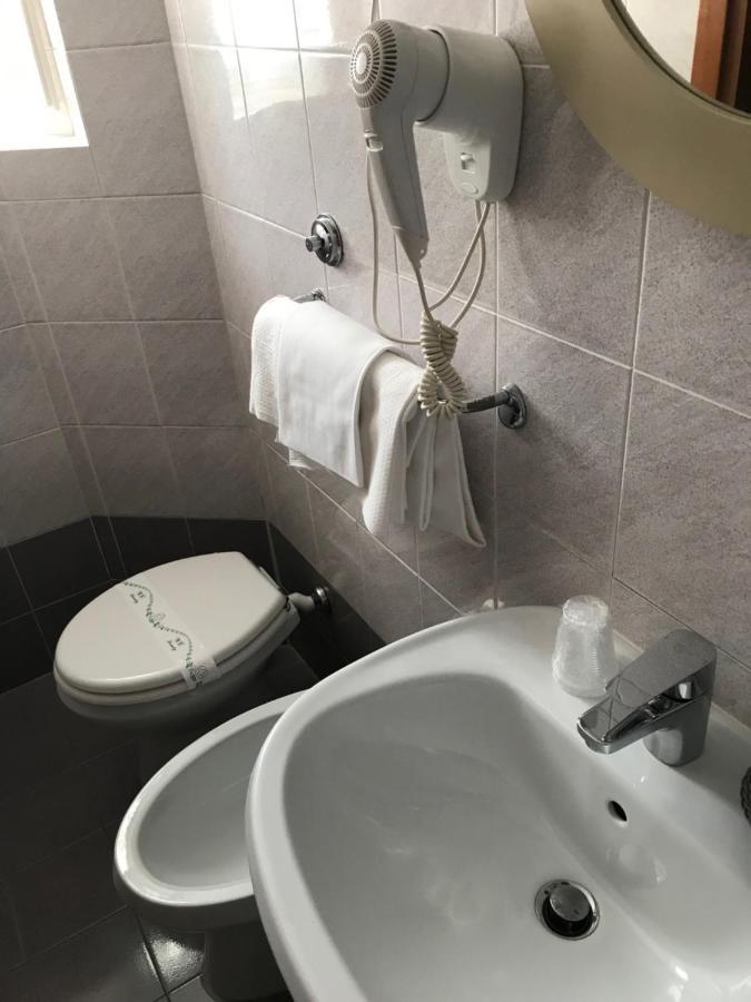 Hotel Amico Fritz Livorno Exterior foto